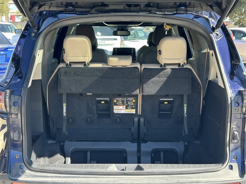 Used 2023 Toyota Sienna XLE image 14