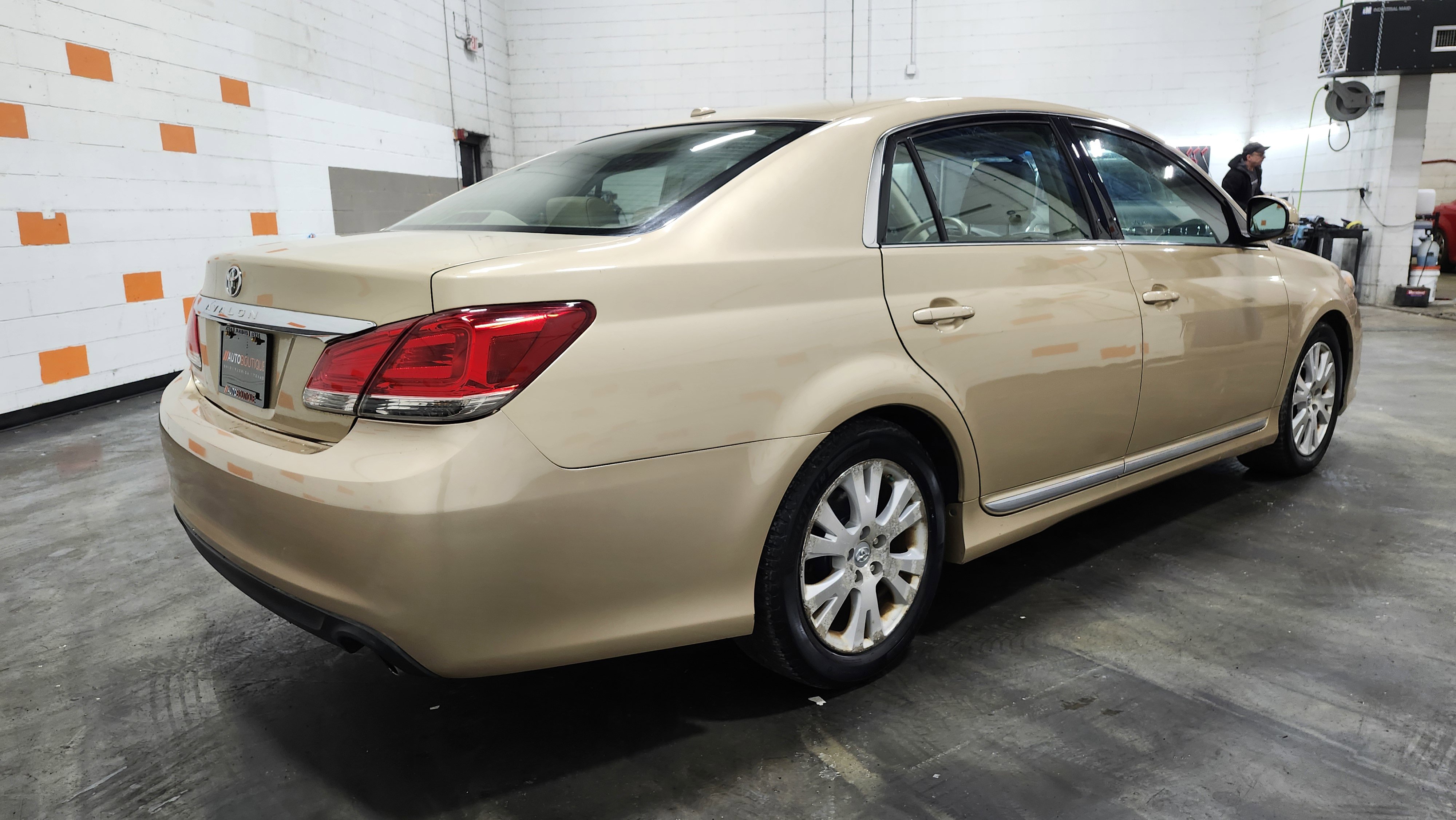 Used 2011 Toyota Avalon image 15