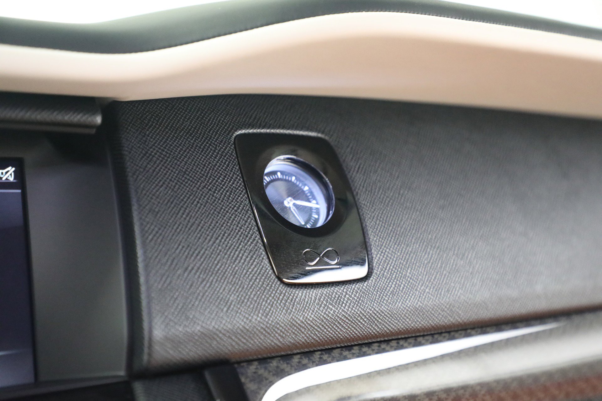 Certified 2023 Rolls-Royce Cullinan Black Badge w/ Driver's Package image 42