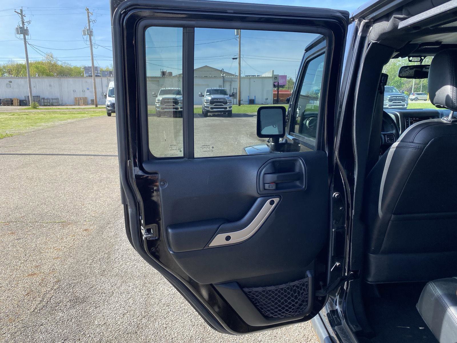 Used 2016 Jeep Wrangler Unlimited Sahara AWD/4WD image 26