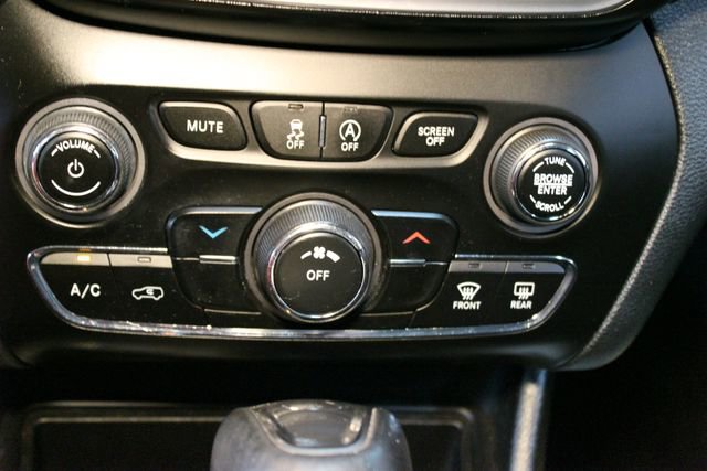 Used 2019 Jeep Cherokee Sport w/ Cold Weather Group AWD/4WD image 25