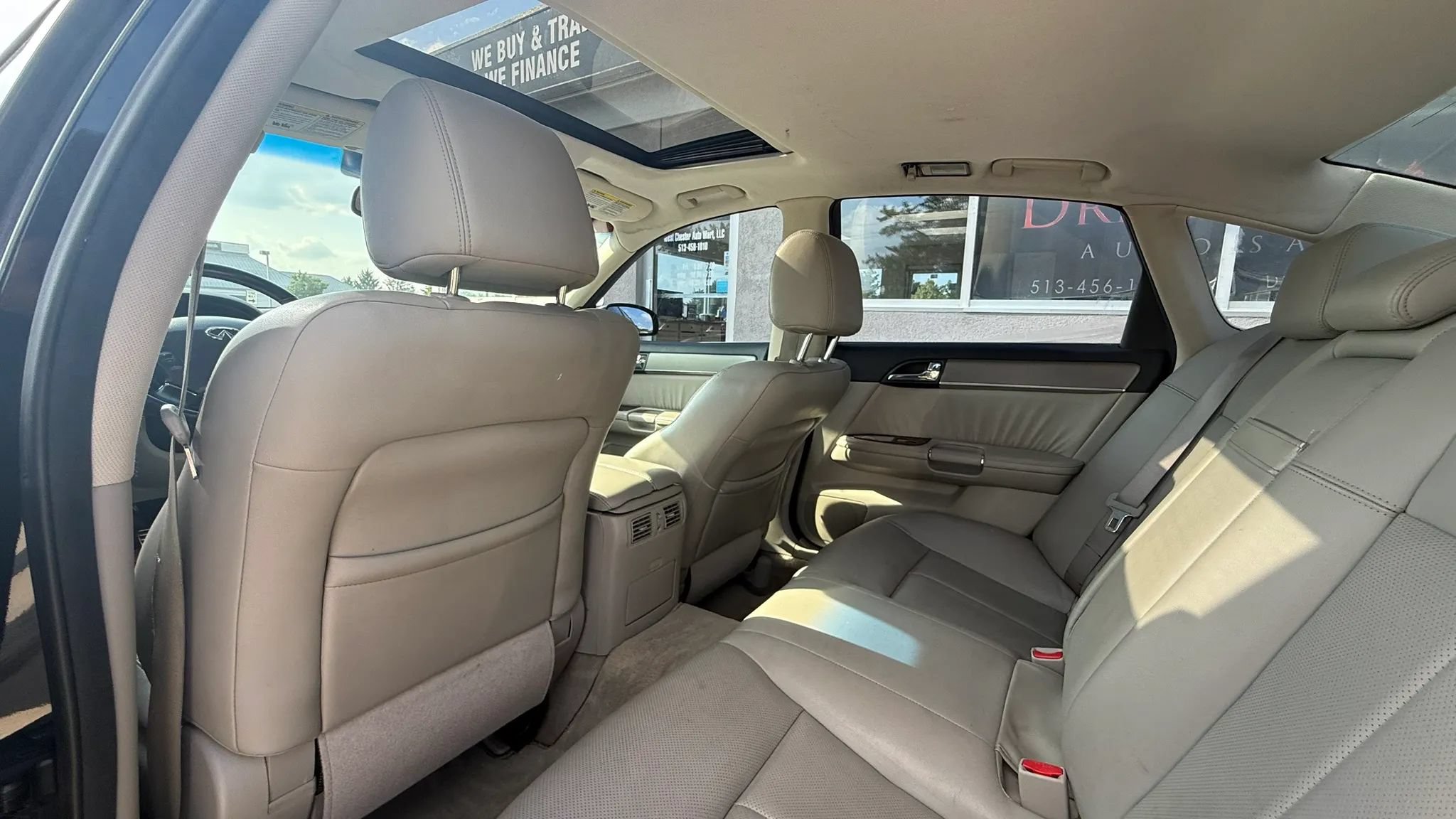 Used 2008 INFINITI M35 w/ Technology Pkg RWD image 11