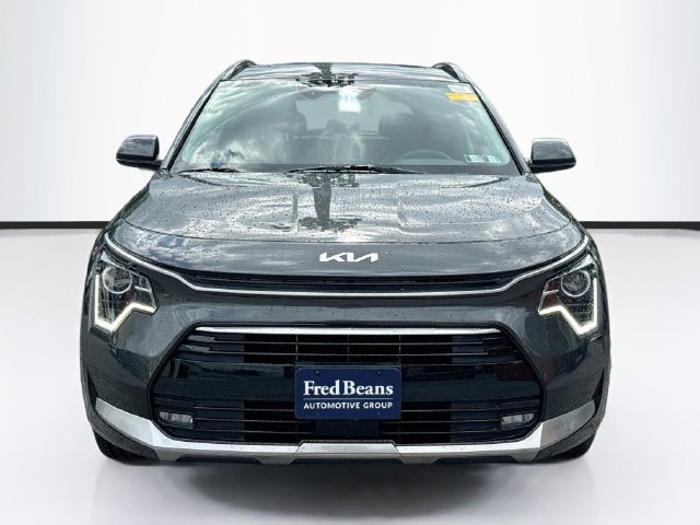 Used 2023 Kia Niro EX Touring FWD image 2