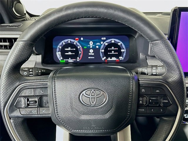 Used 2025 Toyota 4Runner Trailhunter image 12