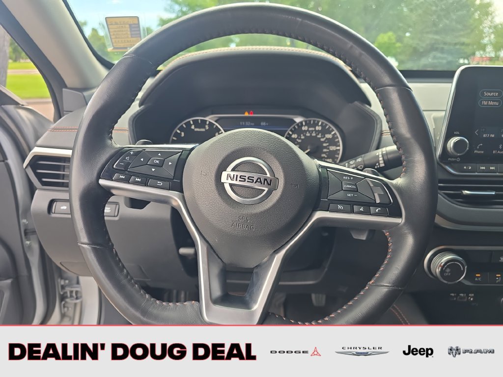 Used 2021 Nissan Altima 2.5 SR AWD/4WD image 14