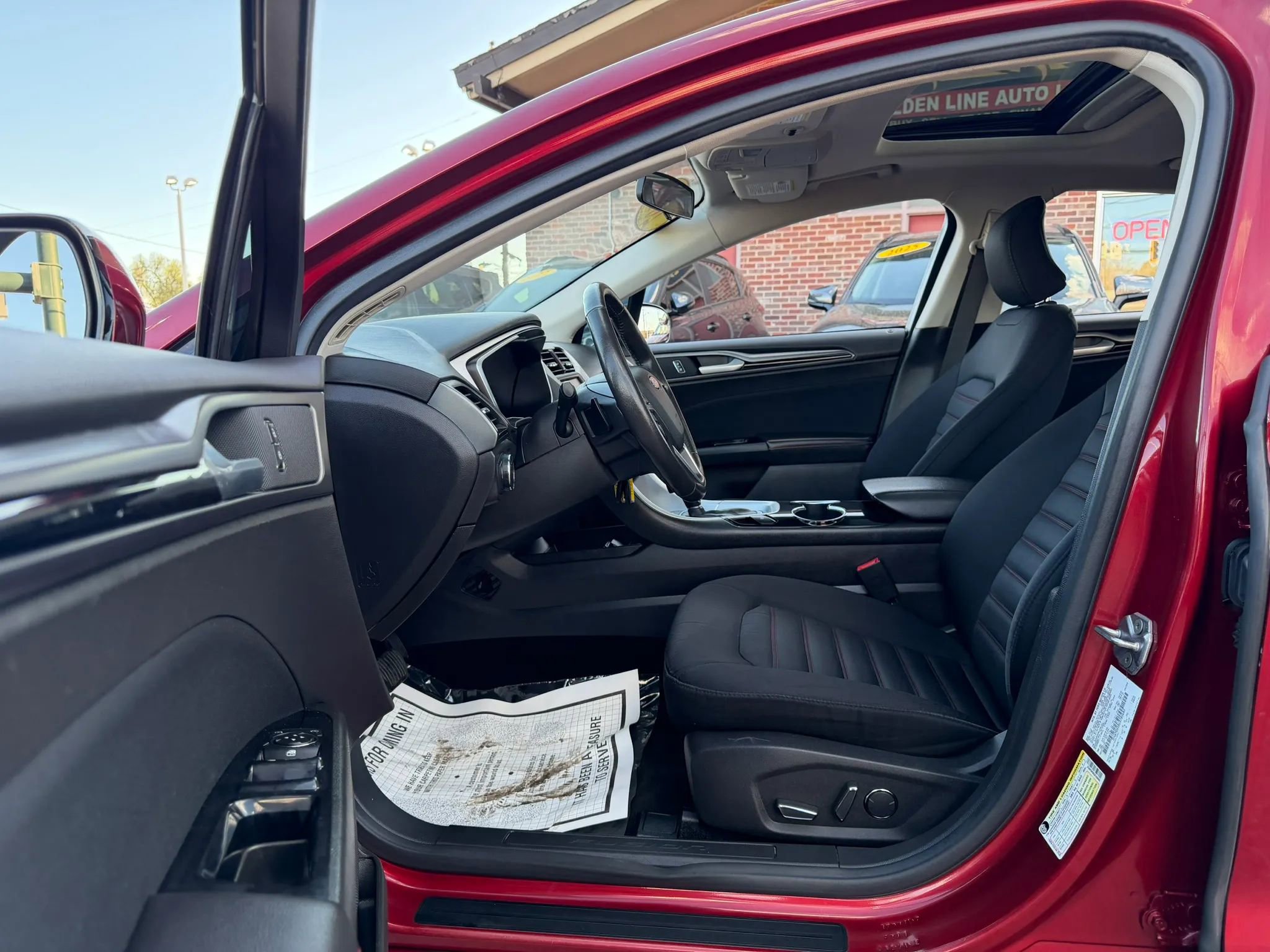 Used 2016 Ford Fusion SE image 14