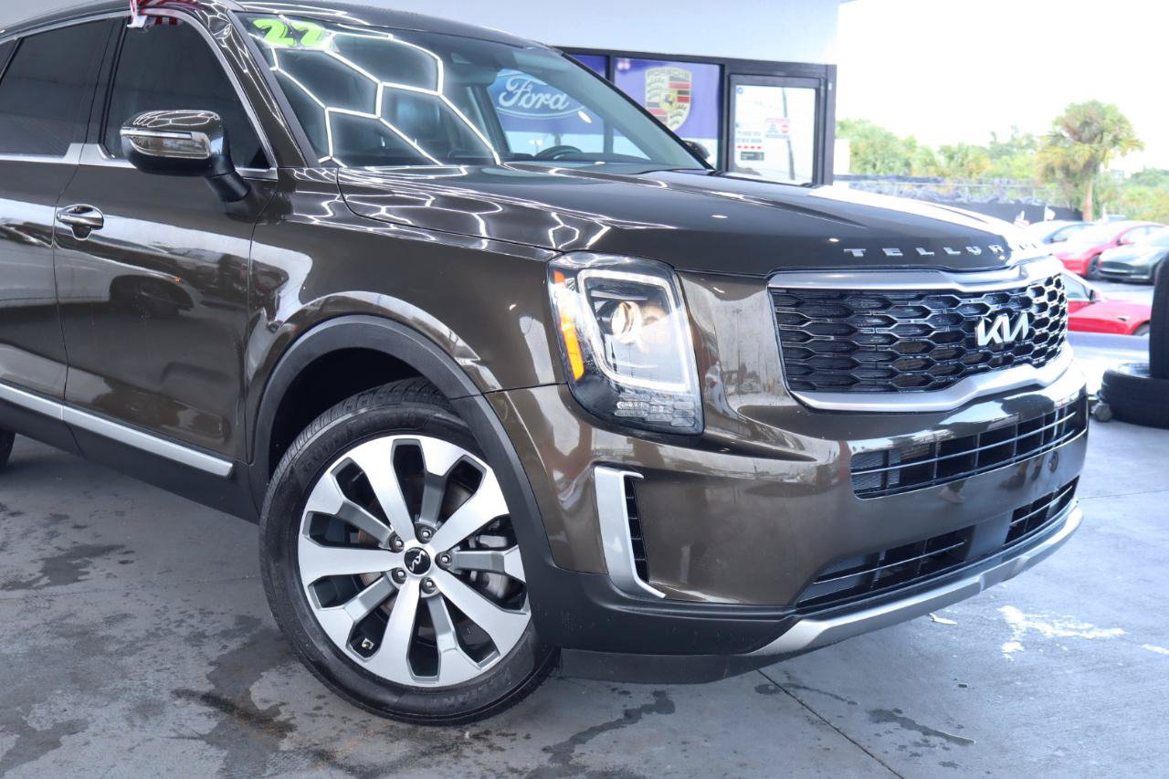 Used 2022 Kia Telluride S FWD image 2
