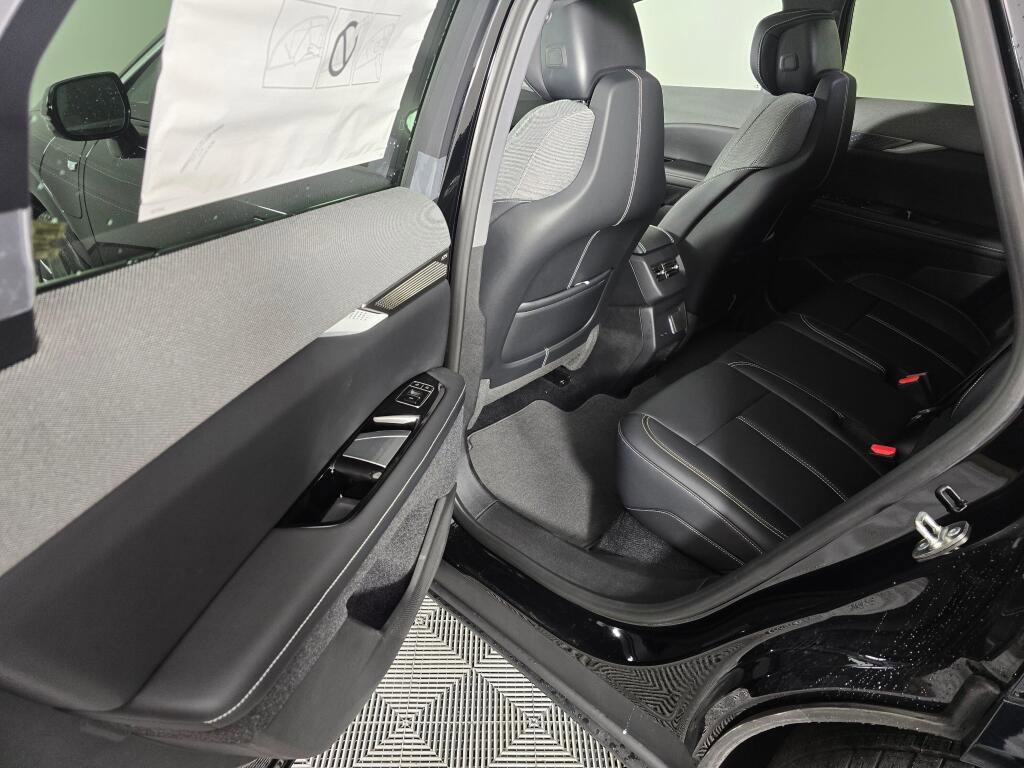 New 2026 Cadillac Optiq Luxury 1 image 17