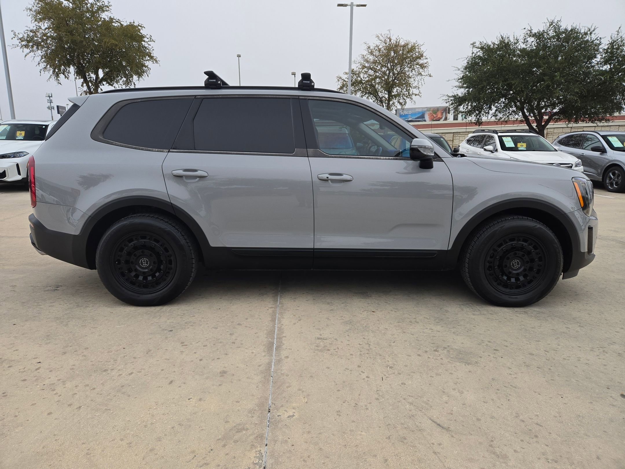 Used 2022 Kia Telluride SX w/ SX Prestige Package image 8