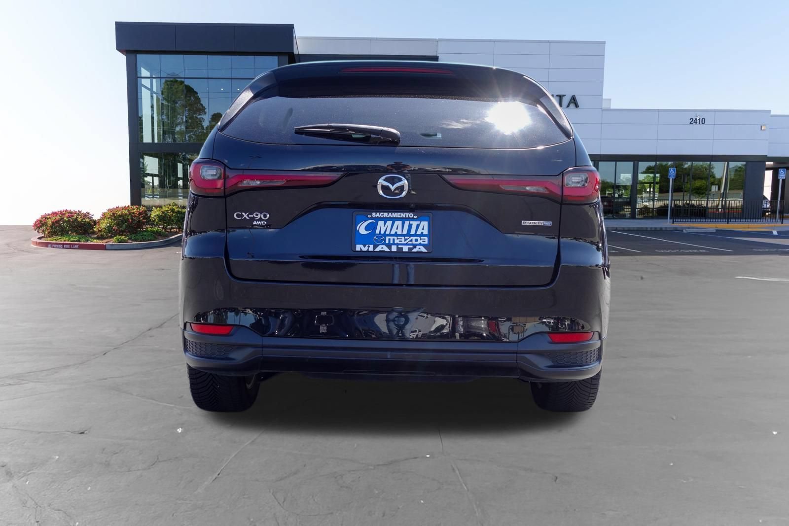 Used 2024 MAZDA CX-90 Plug-In Hybrid w/ Preferred AWD/4WD image 4