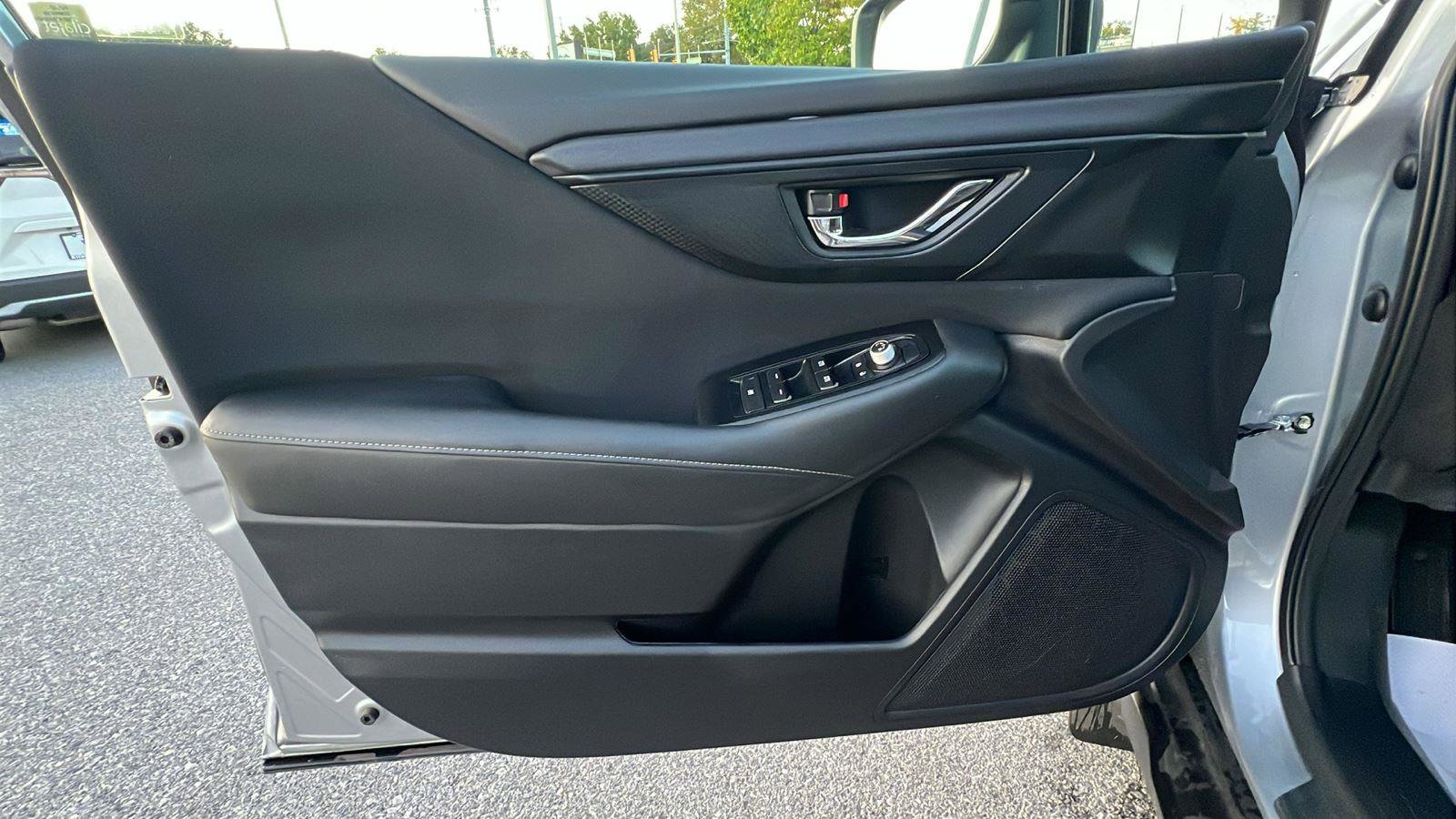 Used 2025 Subaru Outback Premium w/ Popular Package #1A image 21