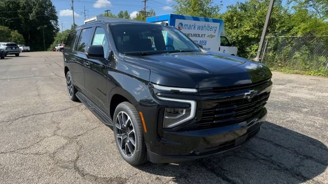 New 2026 Chevrolet Suburban RST w/ RST Capability Package AWD/4WD image 4