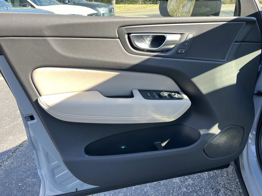 New 2026 Volvo XC60 B5 Core w/ Climate Package image 19