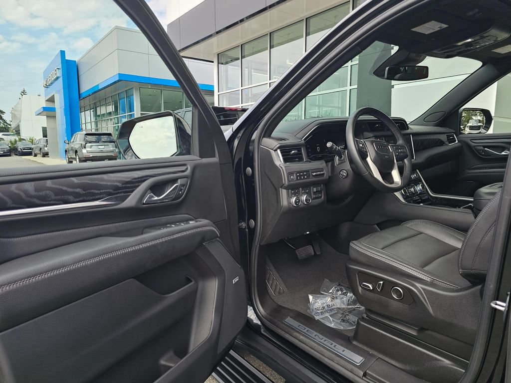 Used 2023 GMC Yukon XL Denali w/ Max Trailering Package AWD/4WD image 23