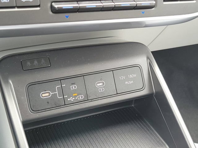 Certified 2025 Hyundai Kona Electric SEL FWD image 28