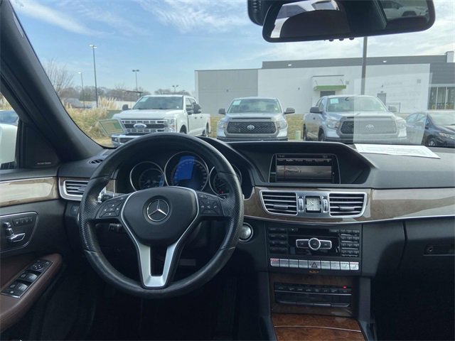 Used 2014 Mercedes-Benz E 350 4MATIC Sedan image 9