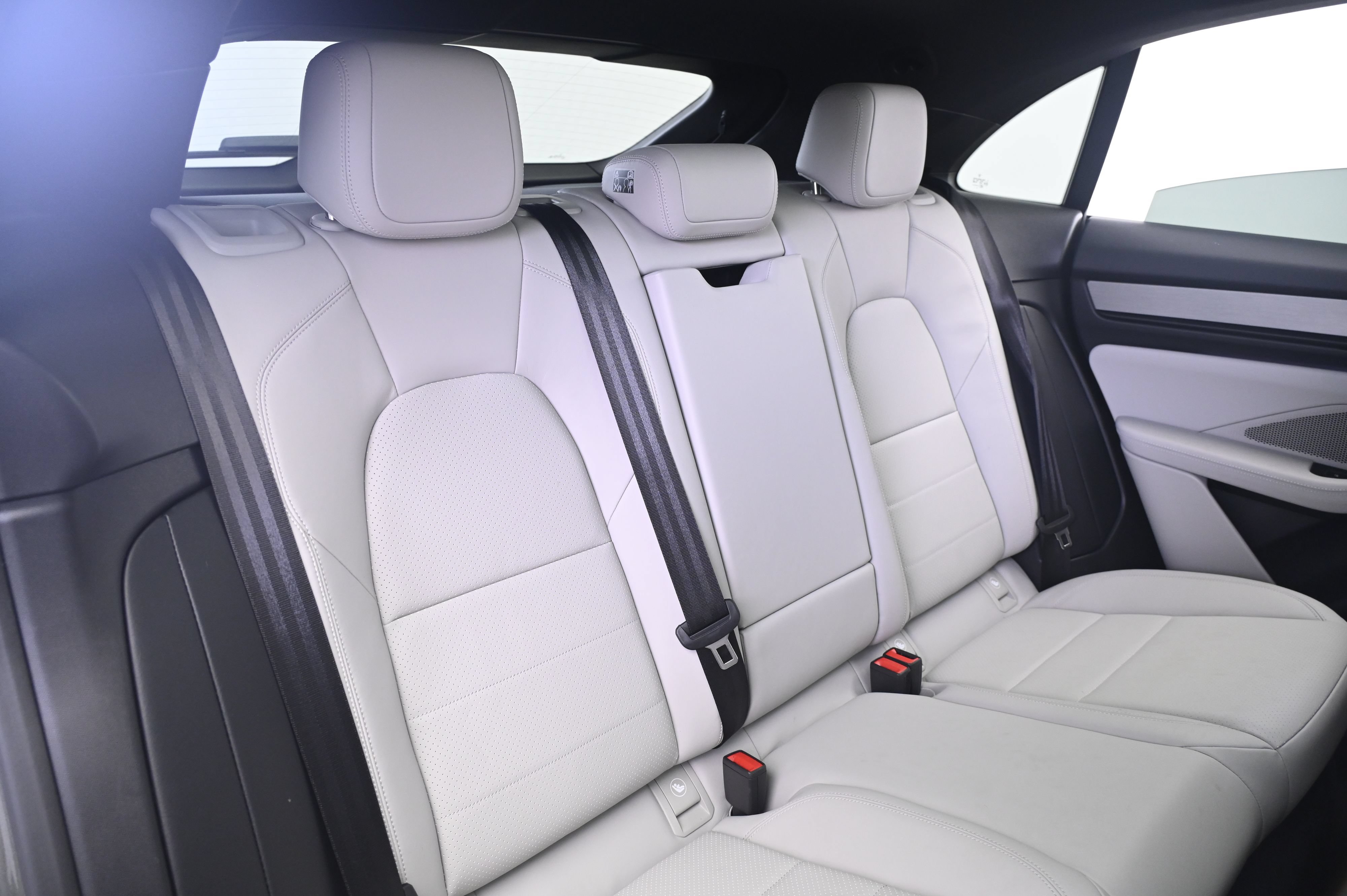Certified 2024 Porsche Macan 4 Electric AWD/4WD image 20