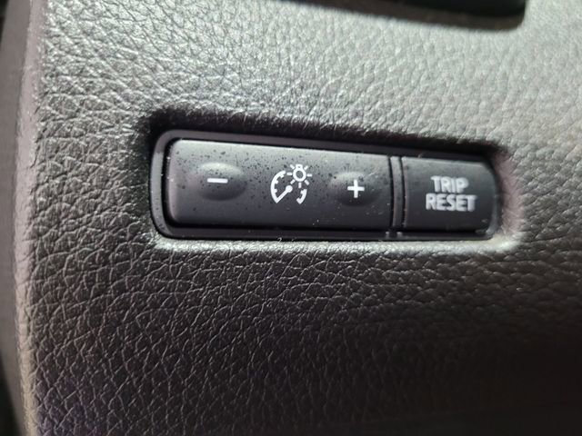 Used 2017 Nissan Rogue SV image 47