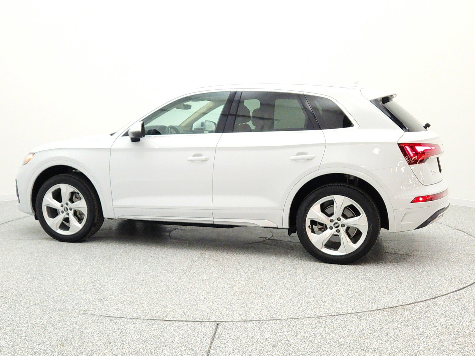 Used 2021 Audi Q5 2.0T Premium Plus w/ Premium Plus Package AWD/4WD image 8