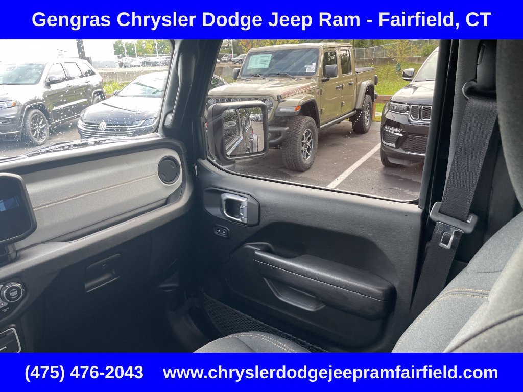 Certified 2024 Jeep Wrangler Unlimited w/ Convenience Group AWD/4WD image 62