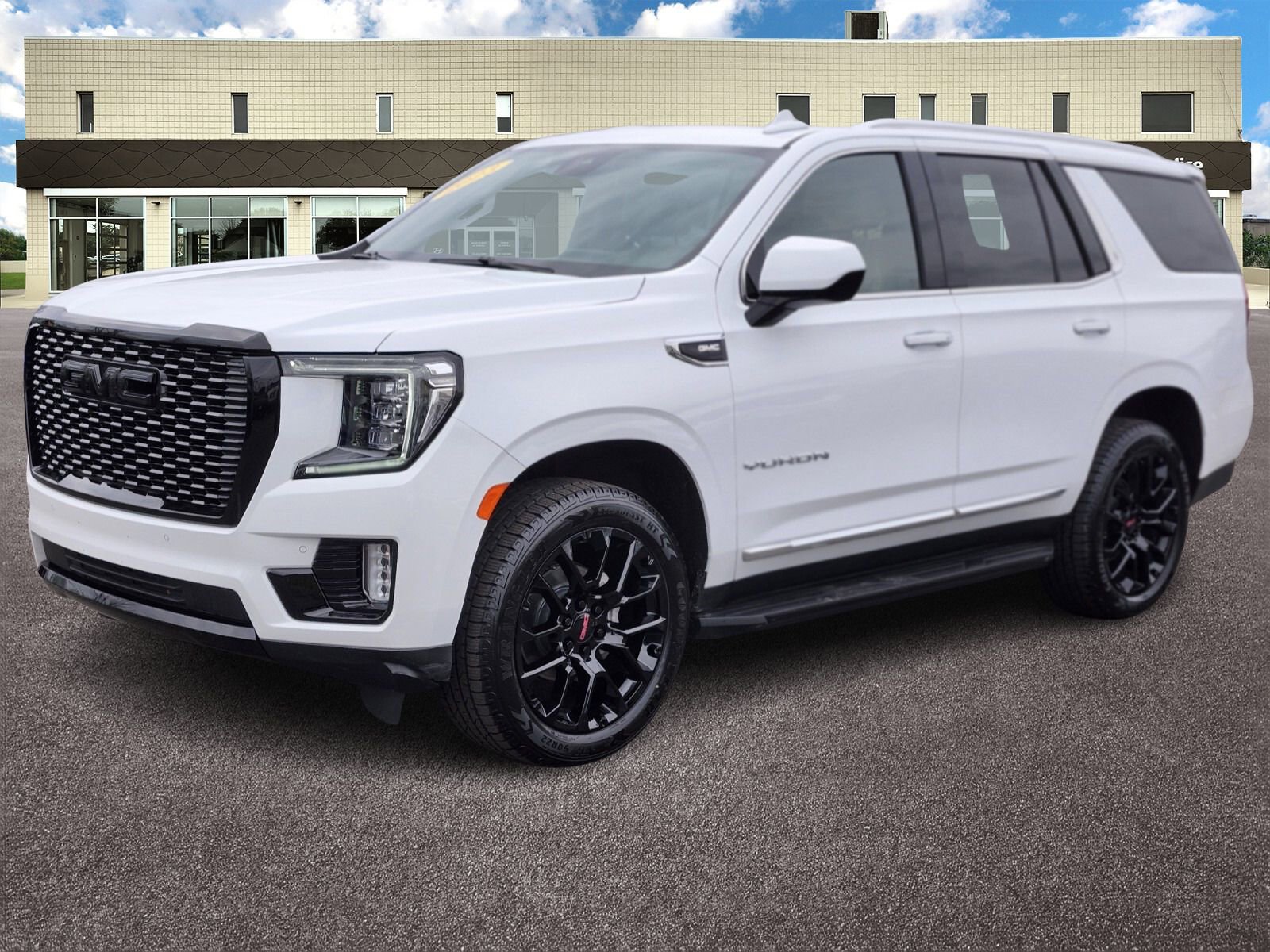 Used 2023 GMC Yukon SLT image 7