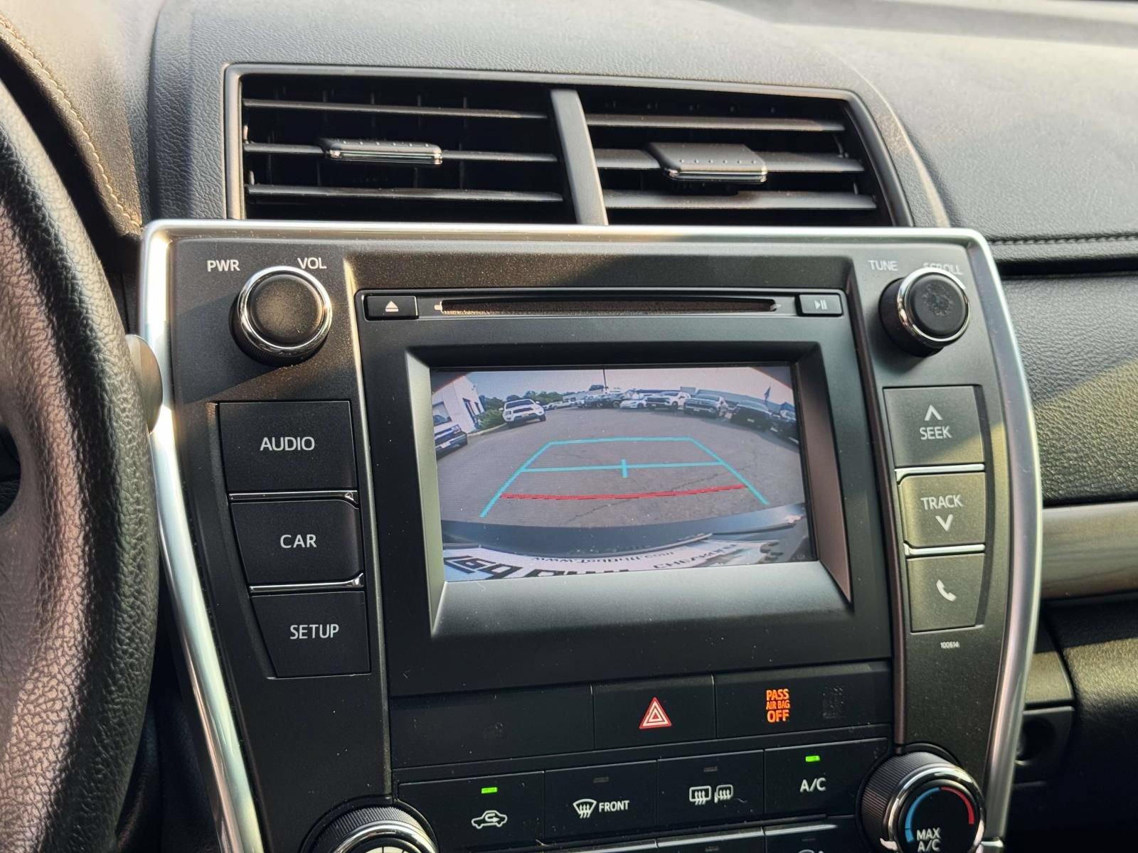 Used 2017 Toyota Camry LE FWD image 7
