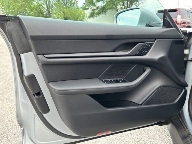 New 2023 Porsche Taycan image 23