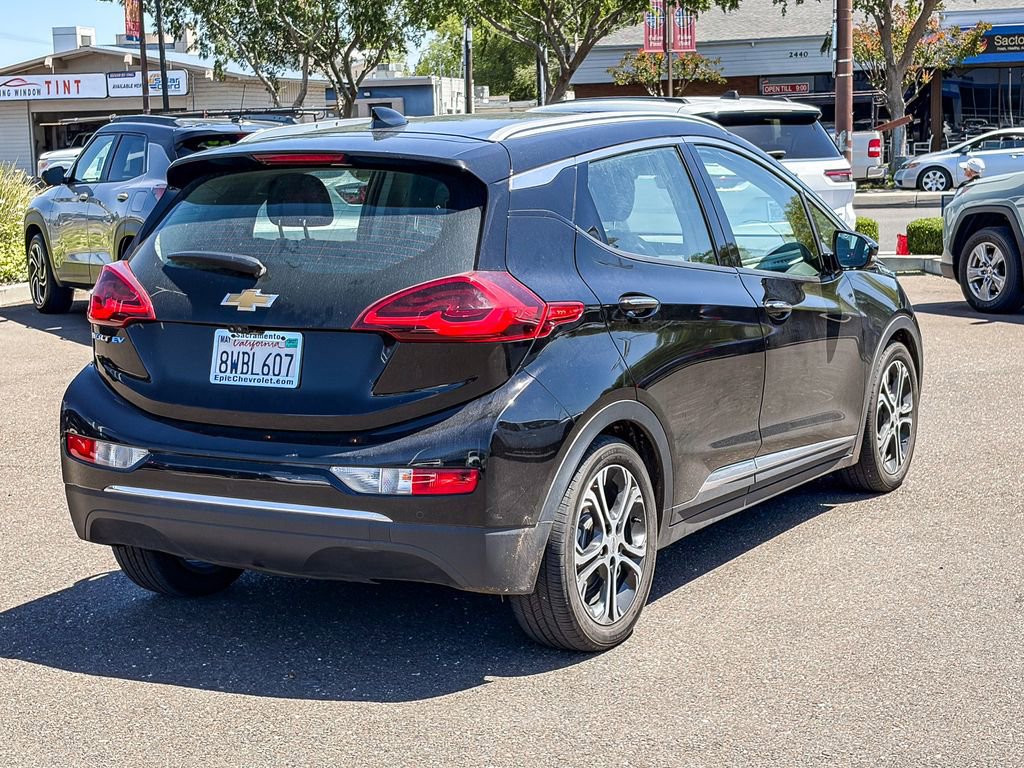 Used 2017 Chevrolet Bolt Premier w/ Driver Confidence II Package FWD image 4