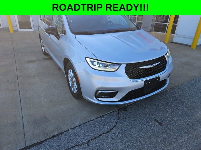 Used 2024 Chrysler Pacifica Touring-L