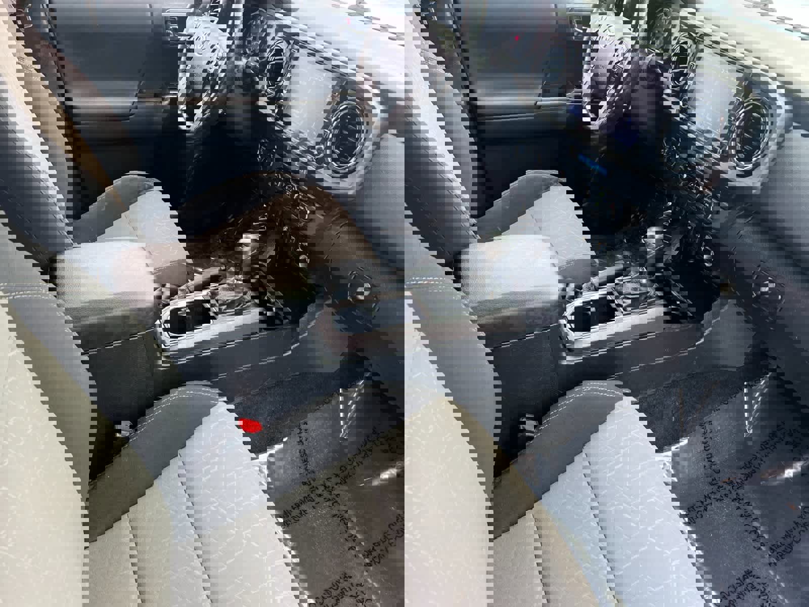 Used 2022 Toyota Tacoma TRD Off-Road image 16