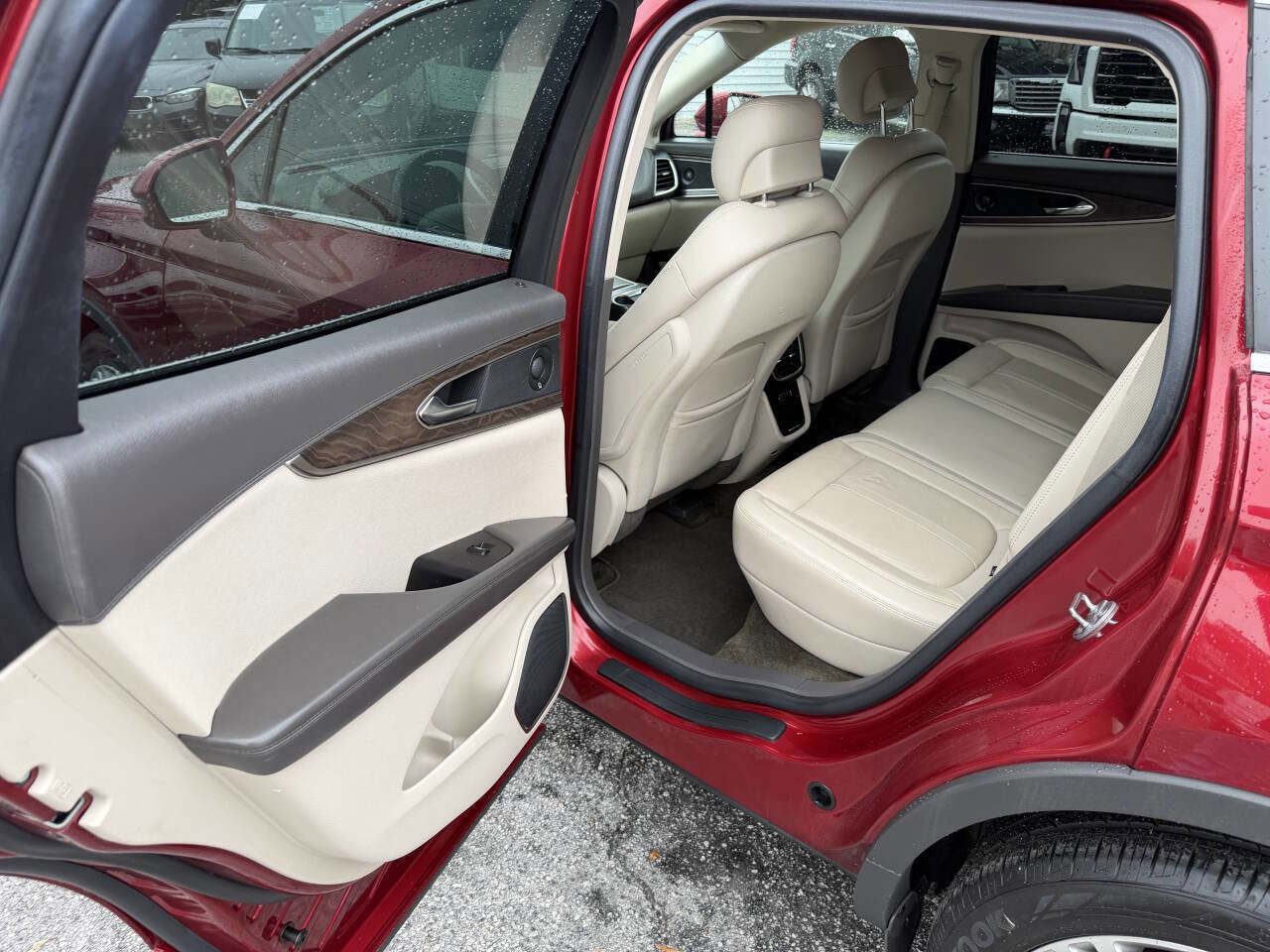 Used 2018 Lincoln MKX Reserve w/ Driver Assistance Package image 13