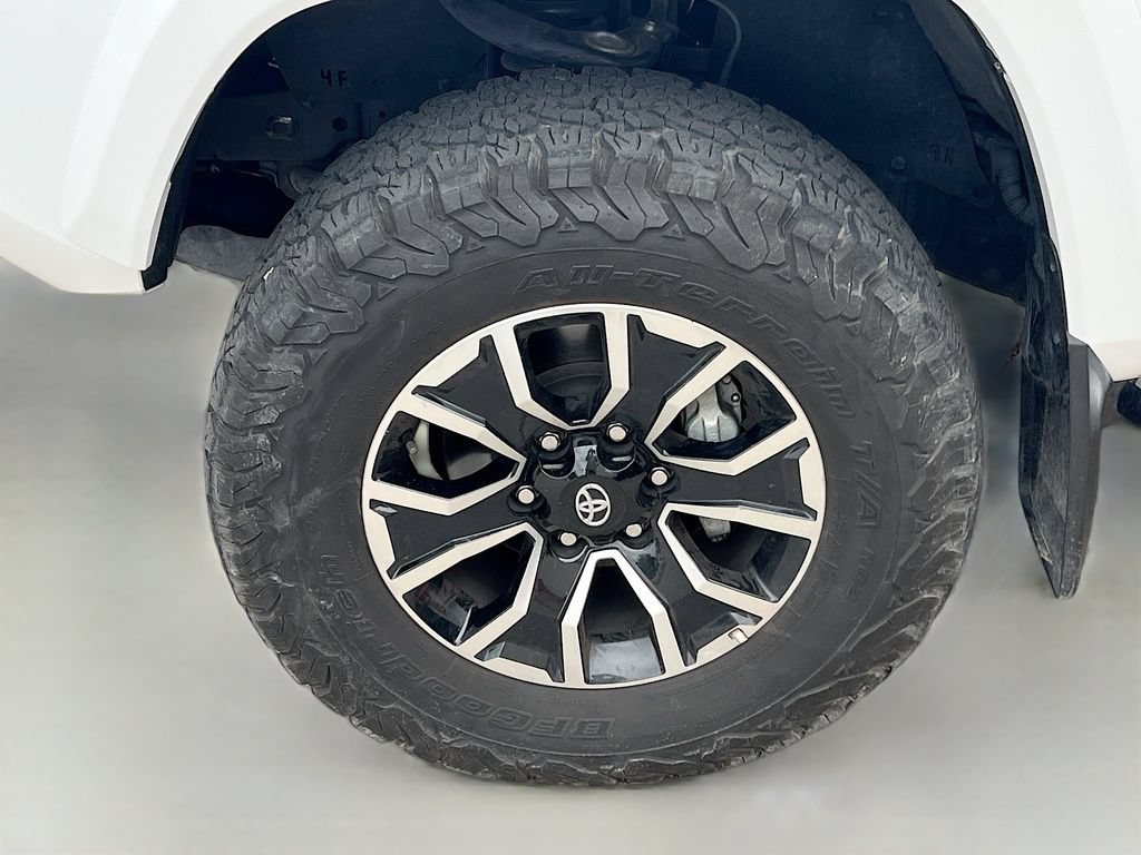 Used 2023 Toyota Tacoma TRD Sport w/ Black Out Package (TMS) AWD/4WD image 30