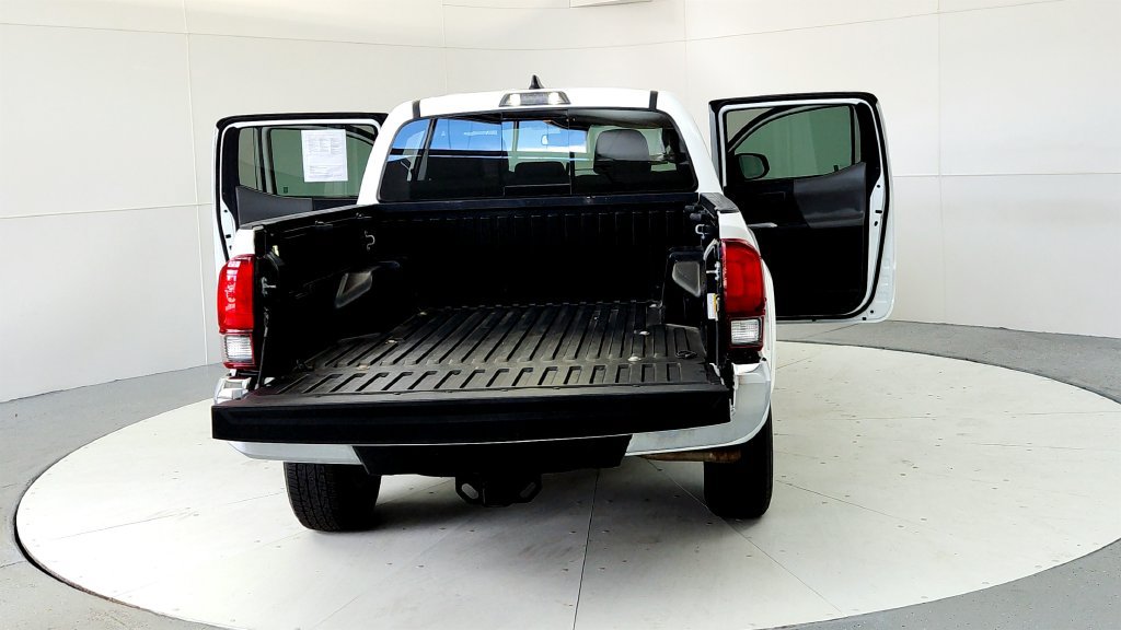 Certified 2023 Toyota Tacoma SR5 AWD/4WD image 11