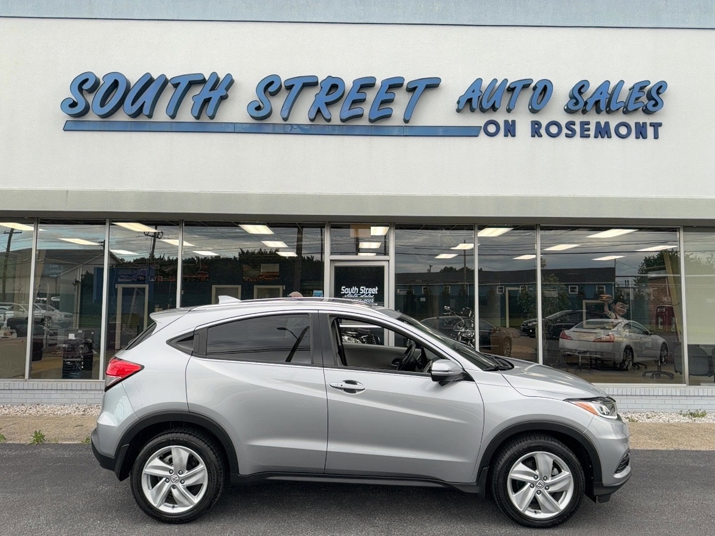 Used 2019 Honda HR-V EX-L image 1