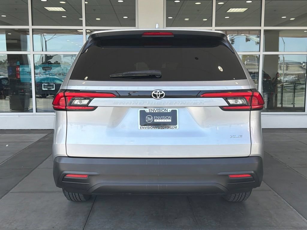 Certified 2024 Toyota Grand Highlander FWD image 13