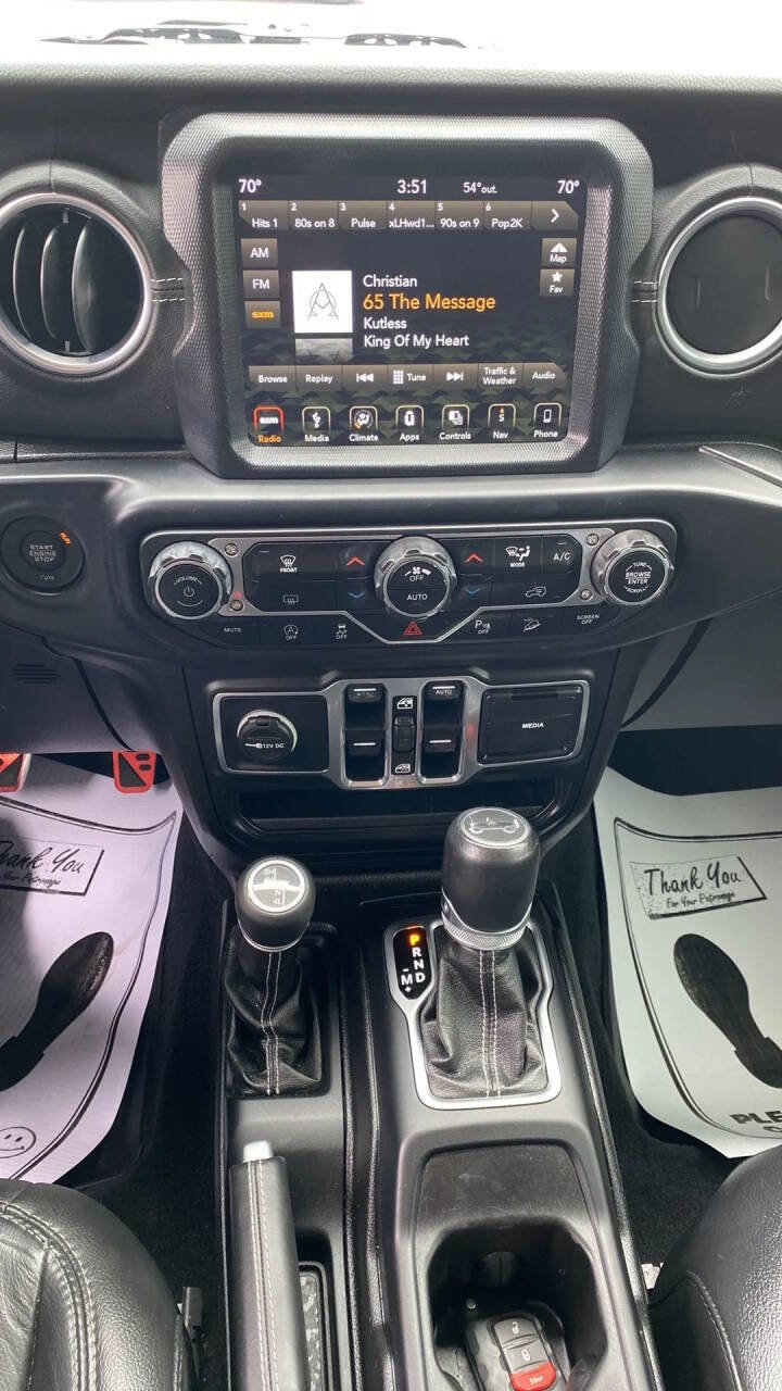 Used 2018 Jeep Wrangler Unlimited Sahara image 18
