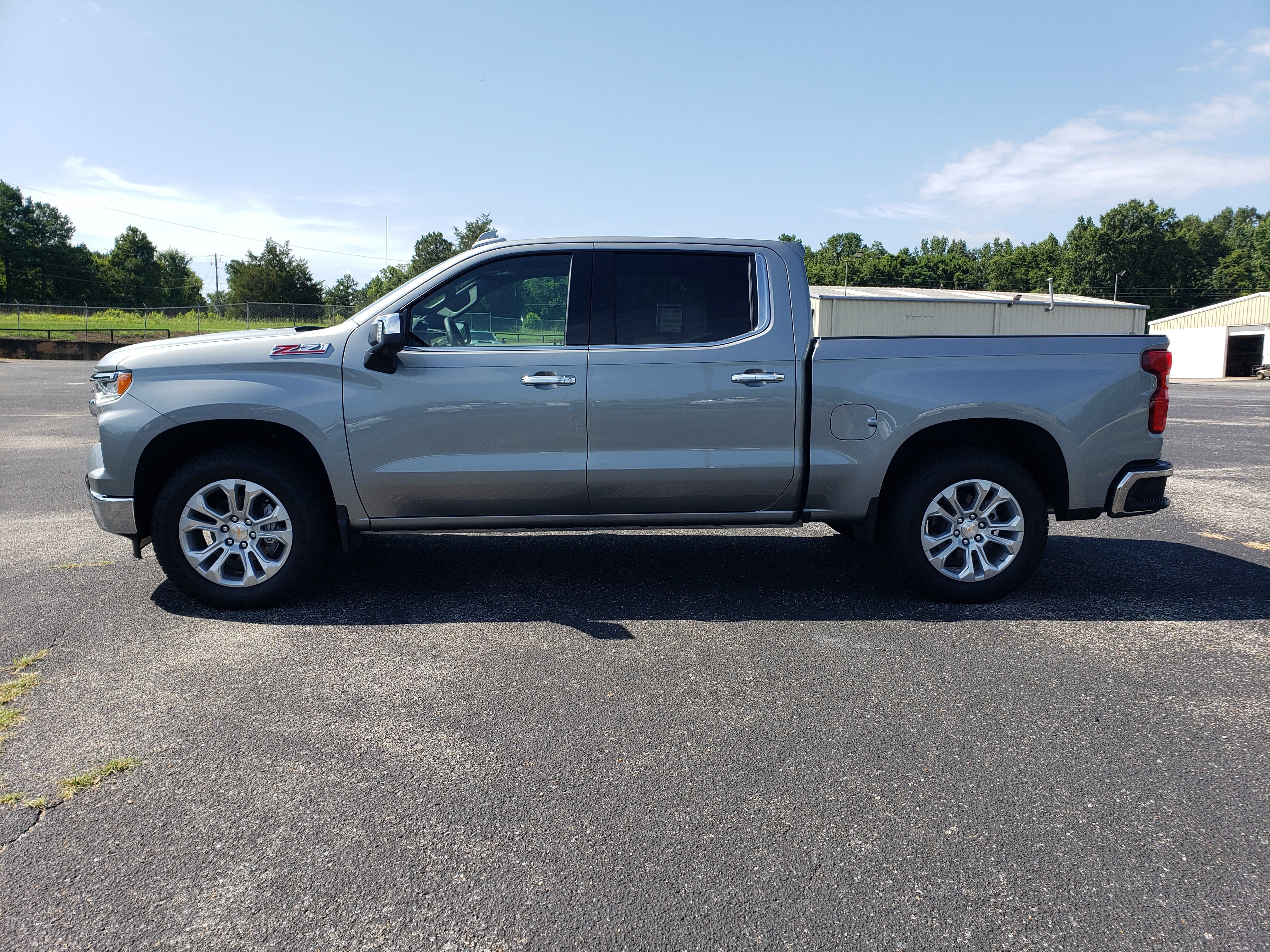 New 2026 Chevrolet Silverado 1500 LTZ w/ LTZ Premium Package AWD/4WD image 6