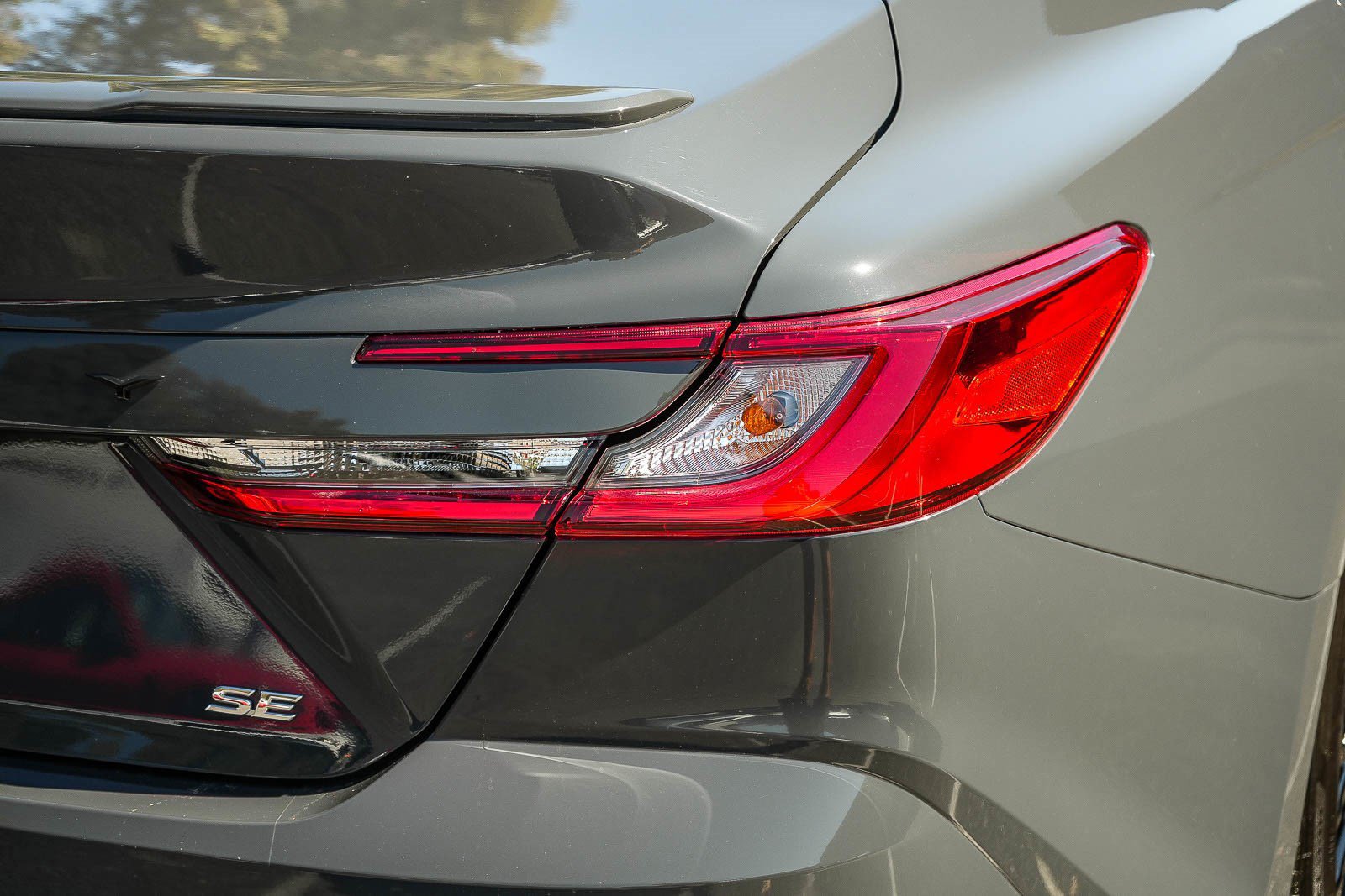 Used 2025 Toyota Camry SE FWD image 7