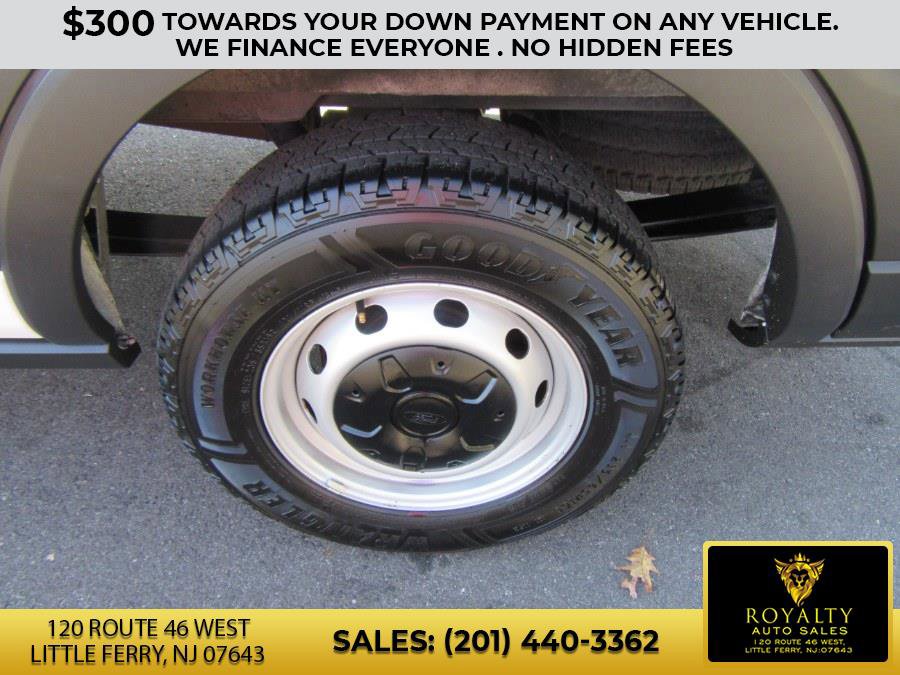 Used 2023 Ford Transit 250 Medium Roof image 32