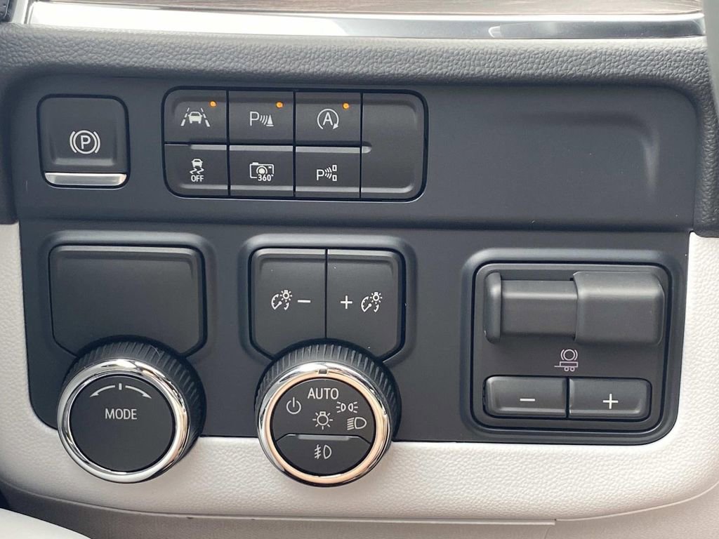 New 2026 Chevrolet Suburban Premier w/ Sun And Tow Package image 34