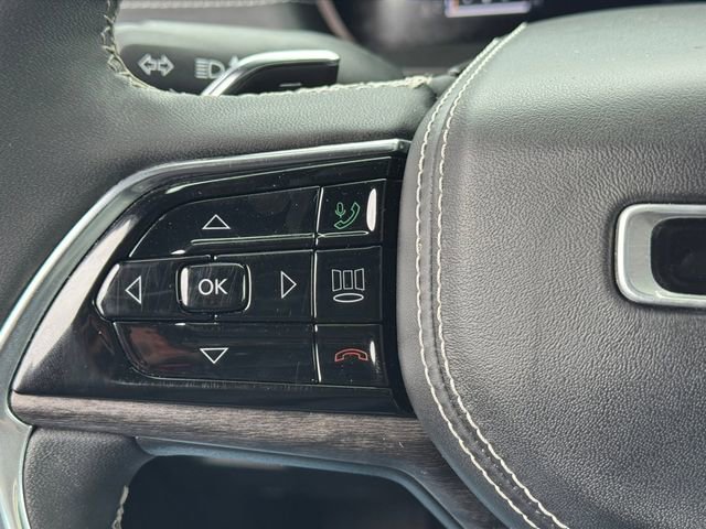 Certified 2023 Jeep Grand Cherokee Overland w/ Luxury Tech Group IV AWD/4WD image 30