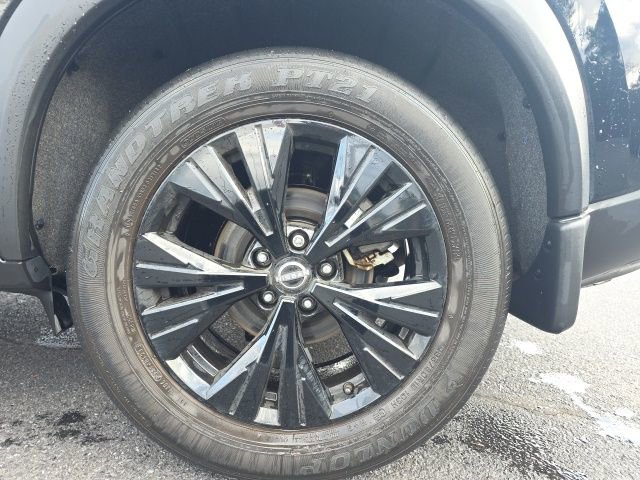 Certified 2023 Nissan Rogue SV w/ SV Premium B Package image 10