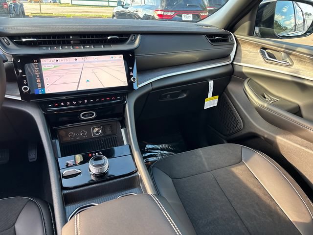 New 2027 Jeep Grand Cherokee L 4WD image 13