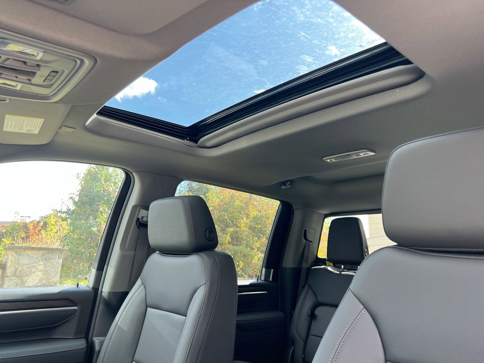 New 2026 GMC Sierra 2500 SLT w/ SLT Premium Package image 19