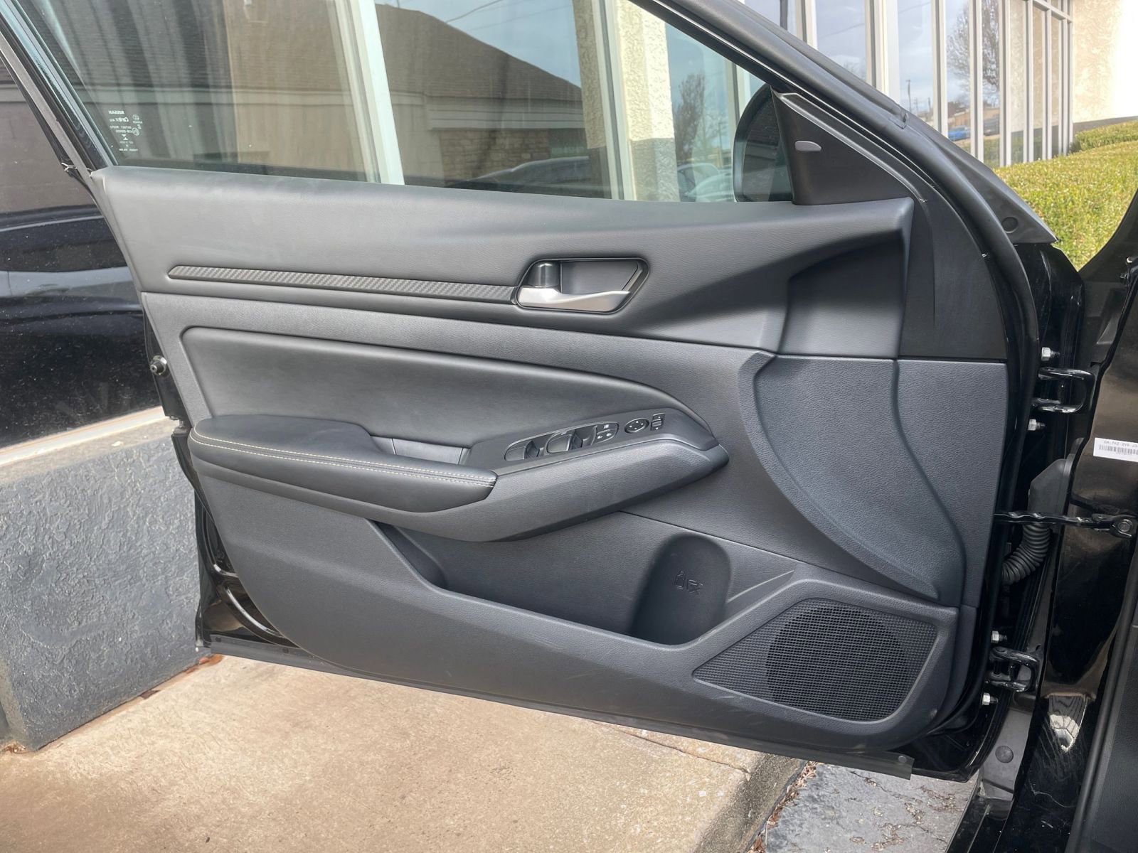 Used 2025 Nissan Altima 2.5 SV image 20