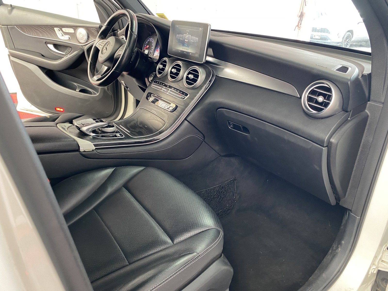 Used 2018 Mercedes-Benz GLC 300 4MATIC Coupe image 7