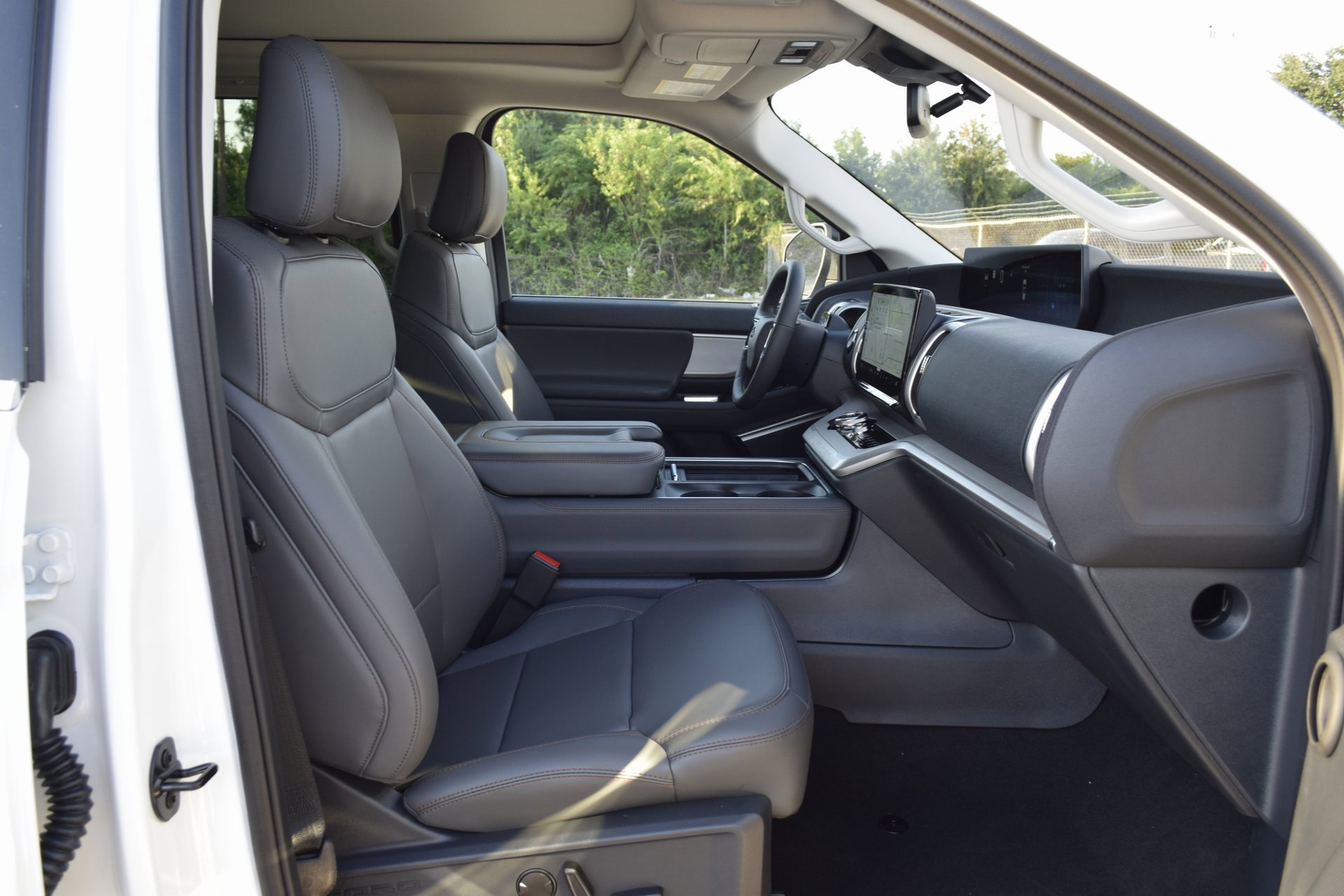 New 2025 Ford Expedition Active image 25