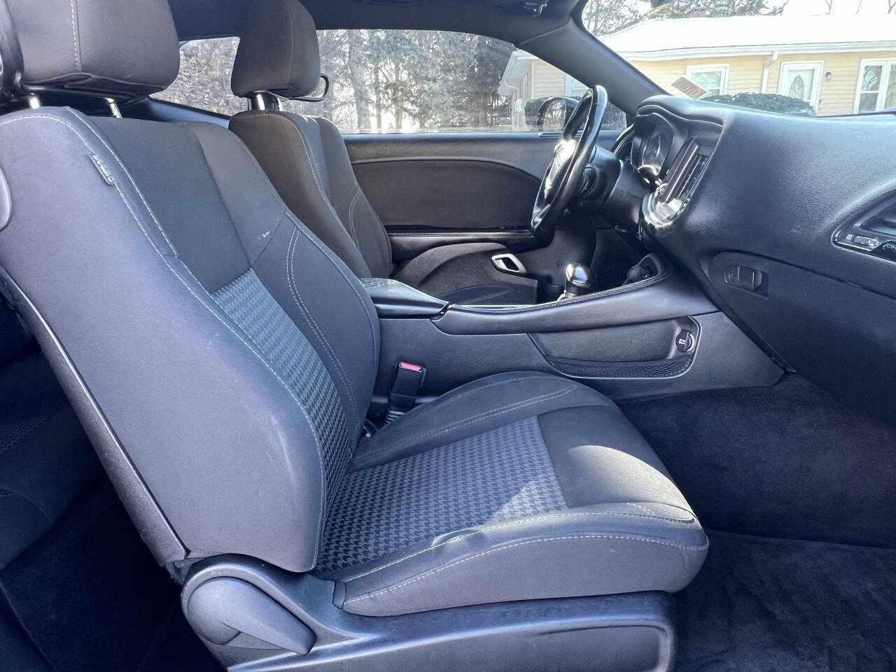 Used 2018 Dodge Challenger SXT image 37