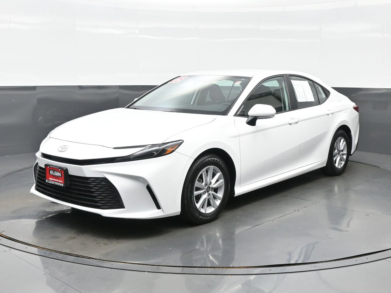 Used 2025 Toyota Camry LE FWD image 2