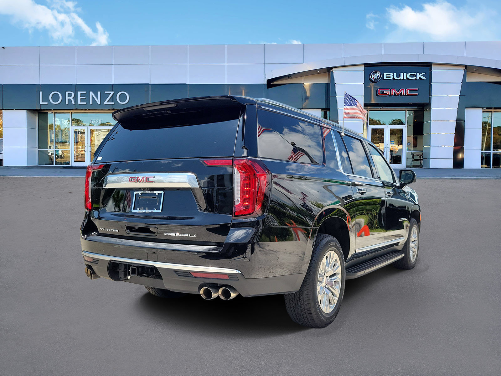 Used 2024 GMC Yukon XL Denali w/ Advanced Technology Package AWD/4WD image 5